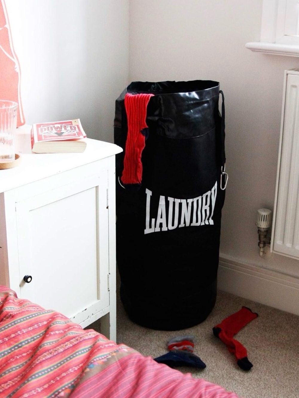 Suck UK Punching Bag Laundry Hamper 70L Black Boxing Sack Dorm Gym Storage - Picture 3 of 13